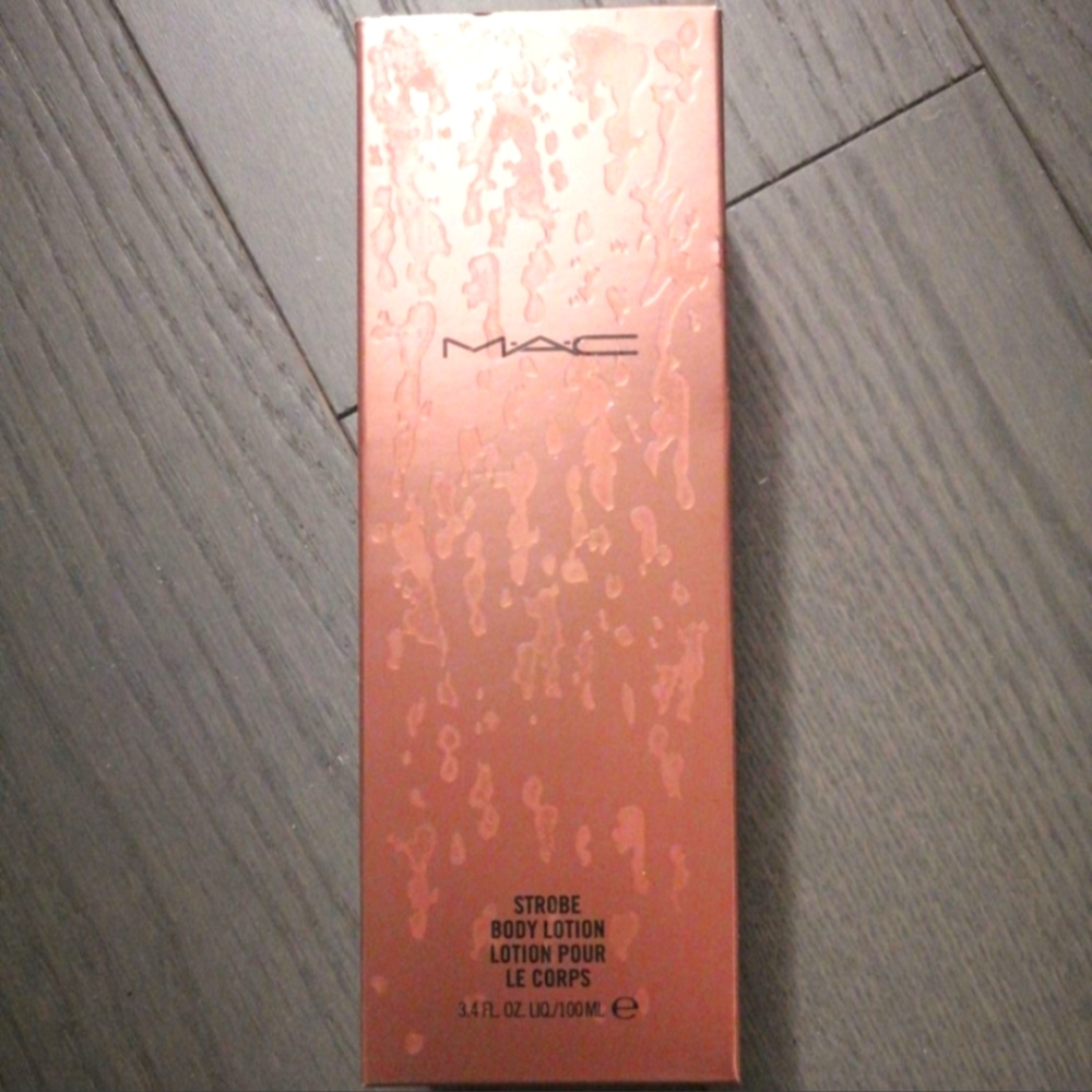 MAC Limited Edition Bronzer Strobe Body Lotio